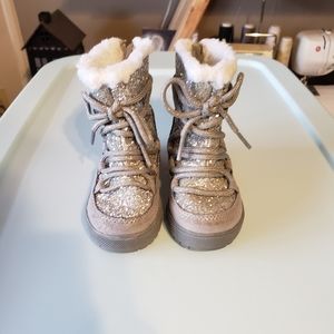 Cats and Jack glitter girls boots size 6 childs silver